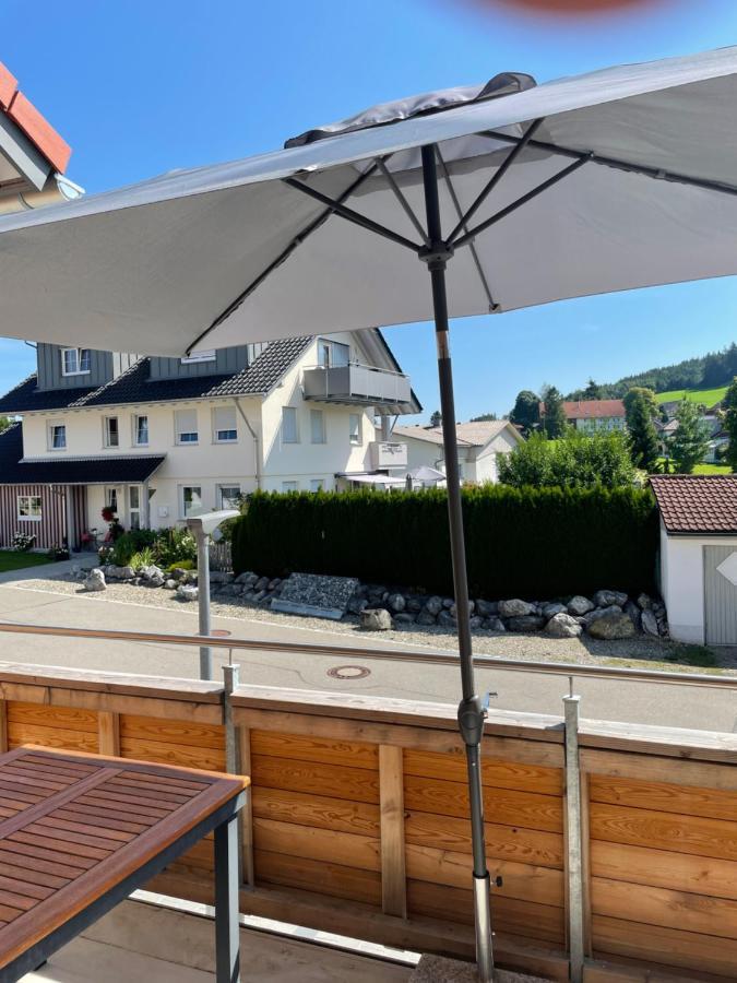Landgasthaus Zum Kreuz Gbr Isny im Allgäu Exterior foto